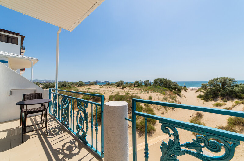 Полулюкс 2-местный (вид на море)