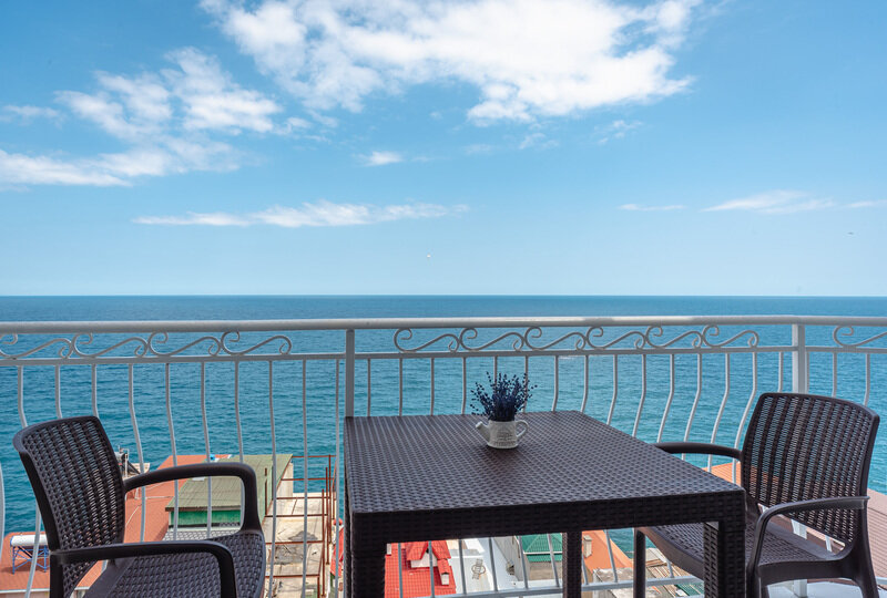 Апартаменты (море)