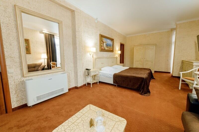 Люкс 2-местный 1-комнатный (в коттедже с французской кроватью)