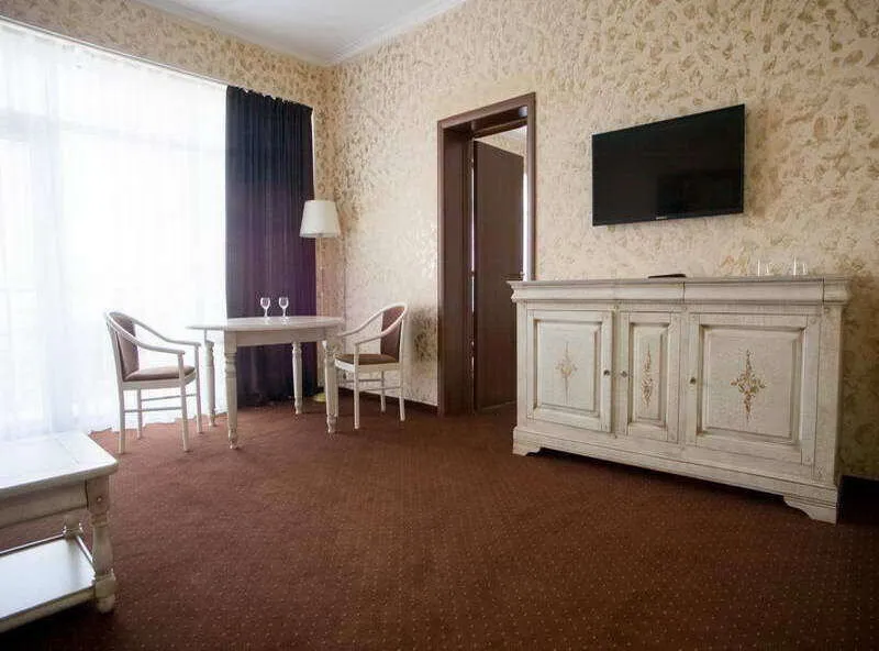 Люкс 2-местный 3-комнатный (7 этаж в Главном корпусе)