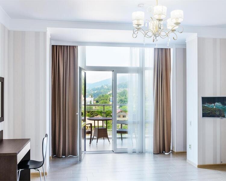 Семейный 2-местный (с балконом, вид на море)