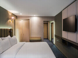 Двухместный номер Standard с балконом двуспальная кровать, Azimut Парк Отель, Щекинский район