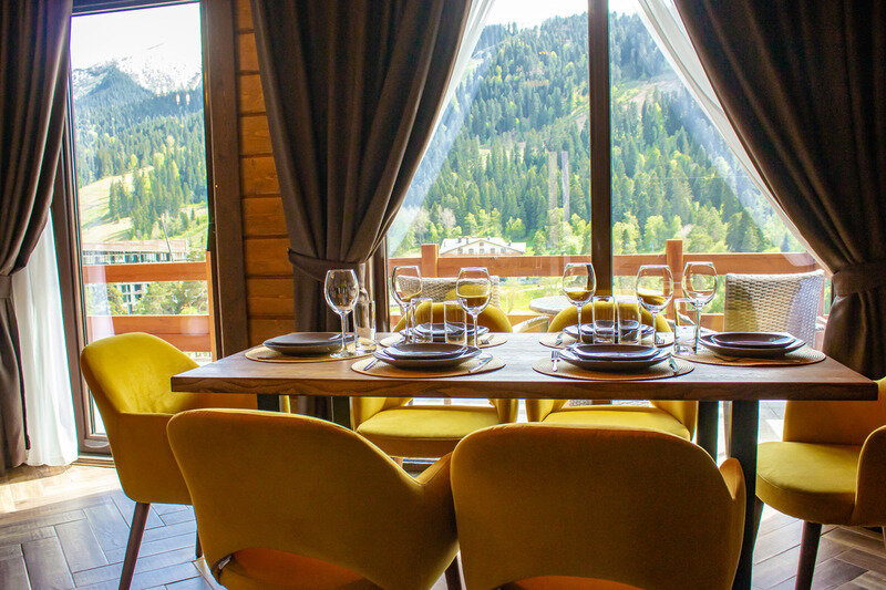 Таунхаус 6-местный (с балконом и видом на горы)