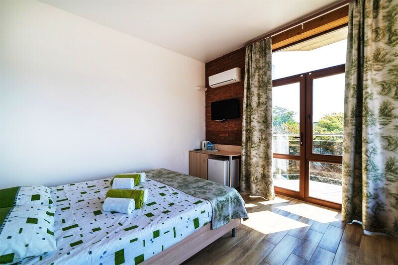 Делюкс Панорама 2-местный (с балконом, вид на море, 2-3 этаж)