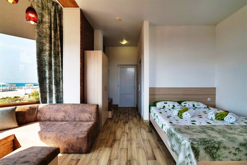 Делюкс Панорама 2-местный (с балконом, вид на море, 2-3 этаж)