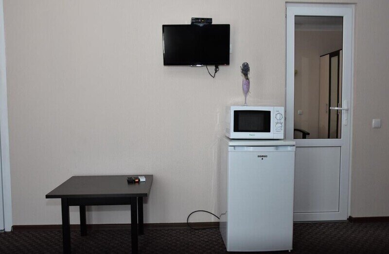 Люкс 4-местный 2-комнатный (с балконом)