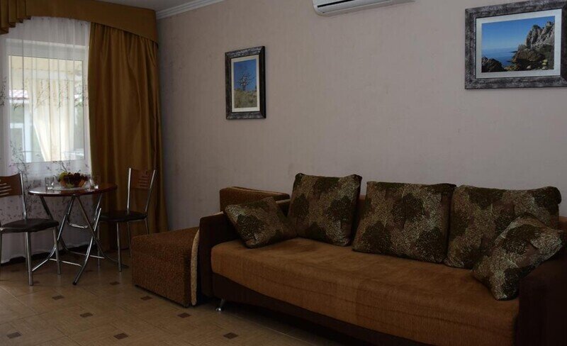 Люкс 4-местный 2-комнатный (с мини-кухней)