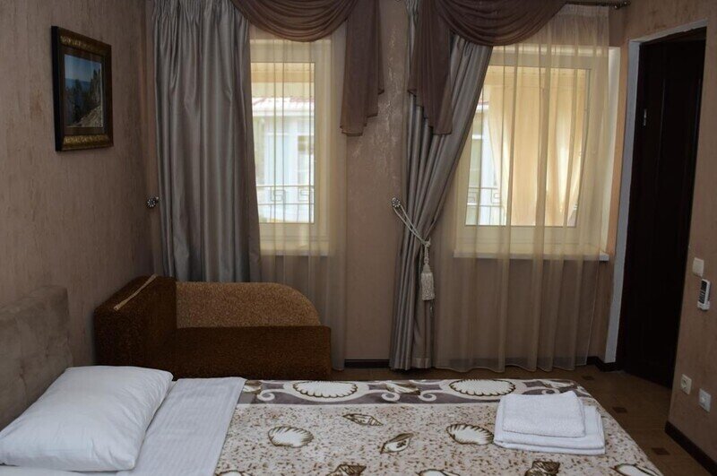 Люкс 4-местный 2-комнатный (с мини-кухней)