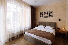 Двухместный коттедж Premium двуспальная кровать, Отель Shantivillas (Шантивиллас), Архыз