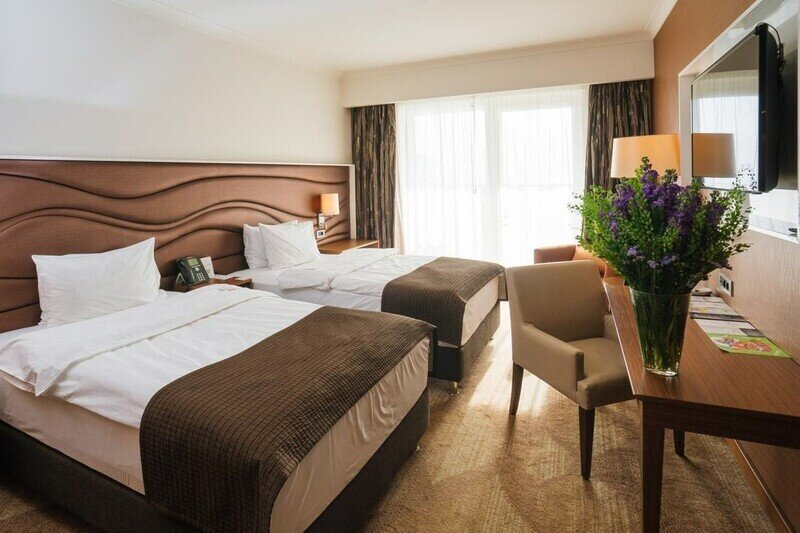 Стандартный 2-местный (с видом на море, на клубном этаже, кровать-трансформер)