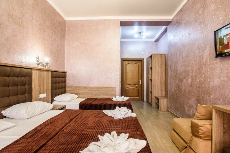 Семейный 3-местный 1-комнатный (1 этаж с выходом к бассейну)