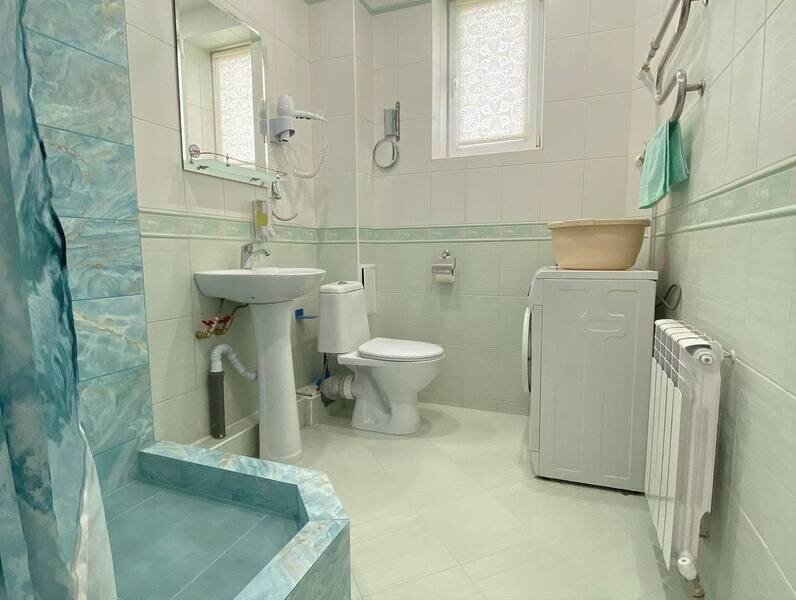 Стандартный 4-местный 1-комнатный (боковой вид на море) №8