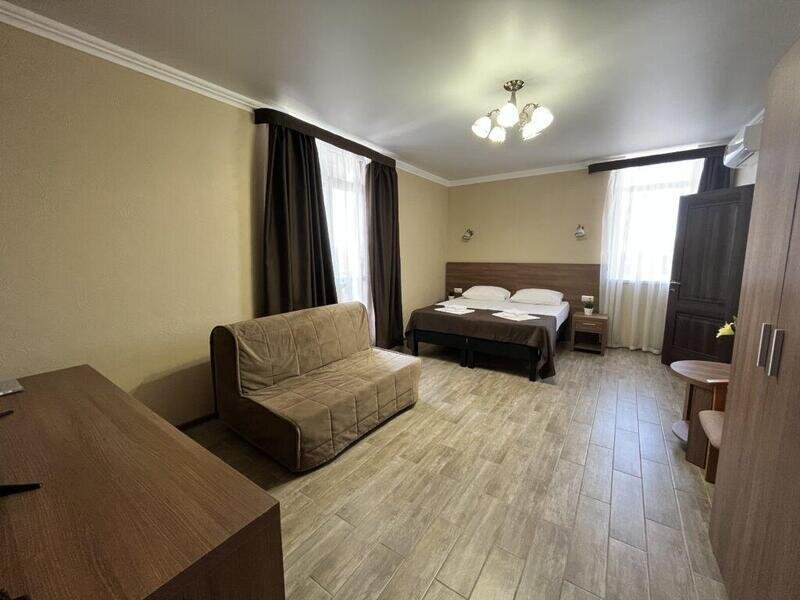 Стандартный 4-местный (с балконом)