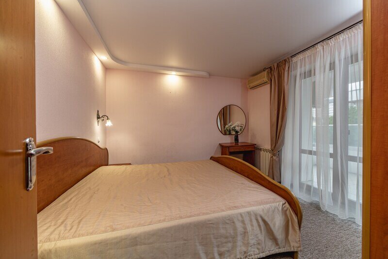 Полулюкс 2-местный 3-комнатный