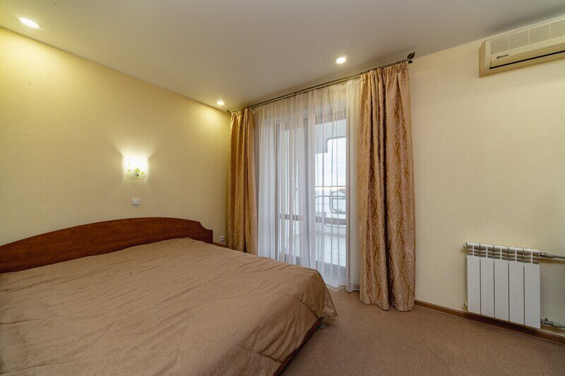 Стандартный 2-местный (Юг с двуспальной кроватью)