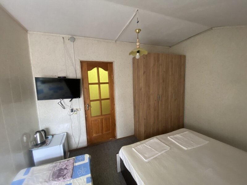 Эконом 3-местный 1-комнатный (с удобствами на этаже)