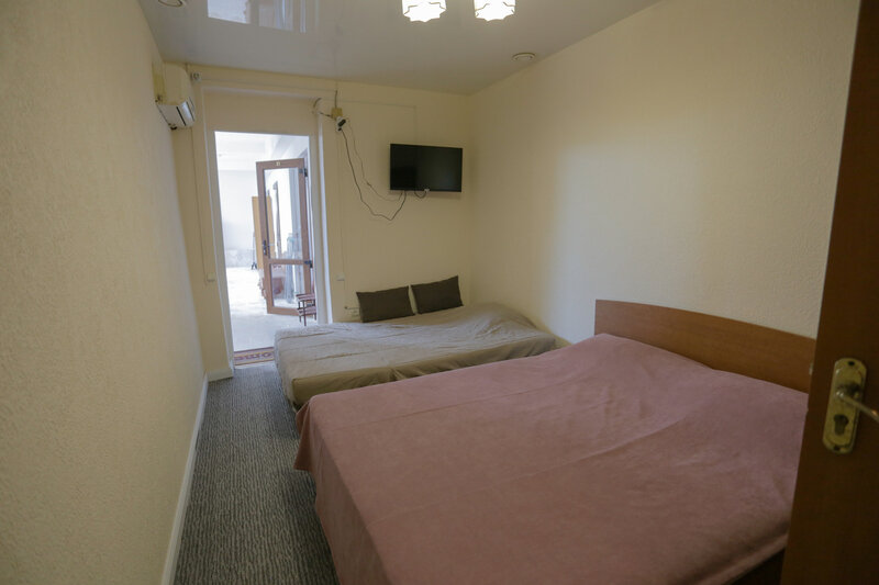 Эконом 3-местный 1-комнатный (с удобствами на этаже)