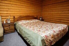 СРУБ 1-комнатный с двухспальной кроватью, База отдыха Поместье Керменчик, Бахчисарайский район