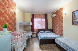 Пятиместный номер с детской кроваткой, Гостевой дом Анастасия, Геленджик