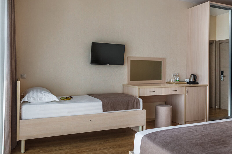 Стандартный 3-местный (вид на море)