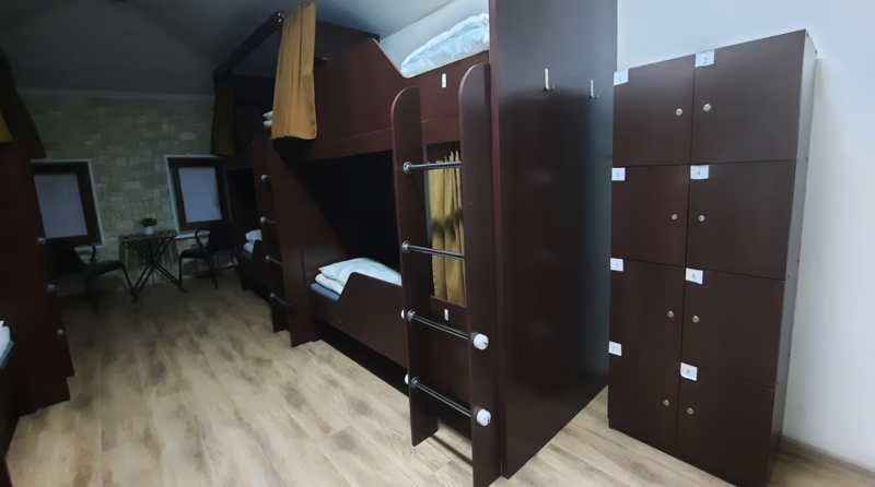 Место 8-местный (1 этаж, №3)