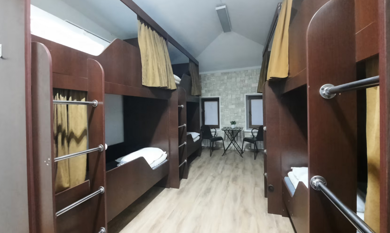 Место 8-местный (1 этаж, №3)