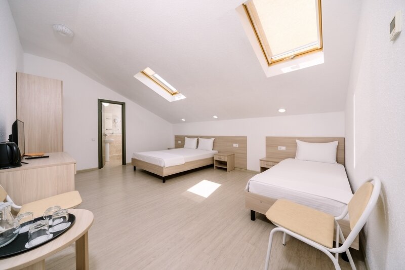 Мансардный 3-местный