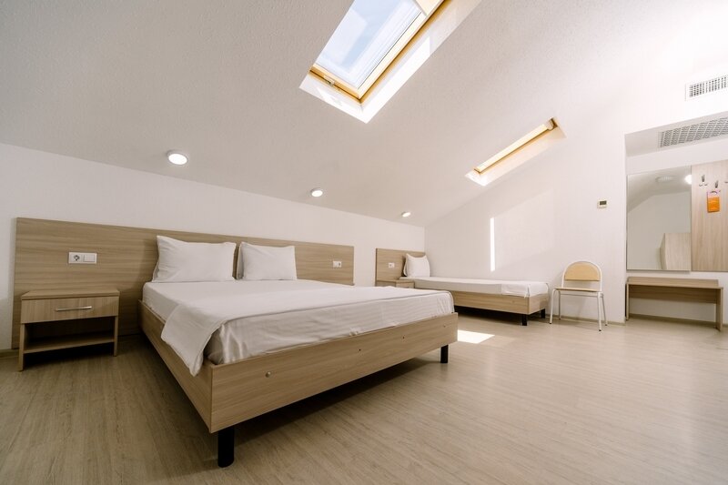 Мансардный 3-местный