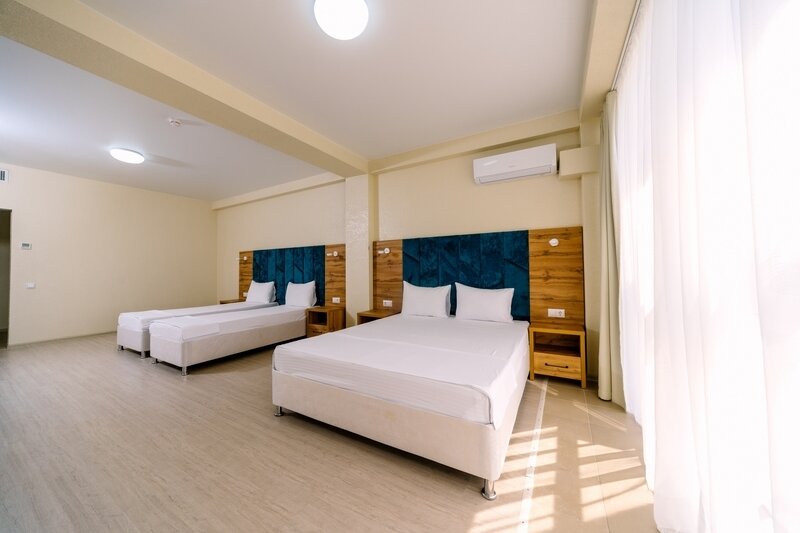 Семейный 4-местный (панорамный, вид на море)