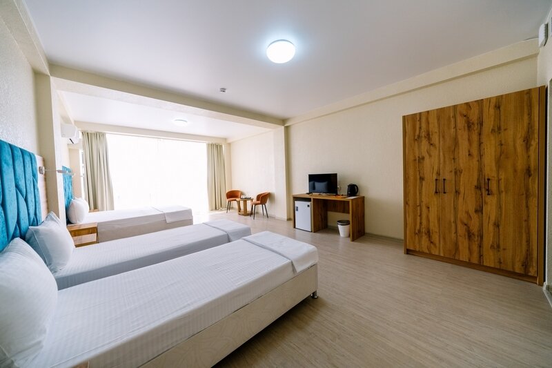 Семейный 4-местный (панорамный, вид на море)