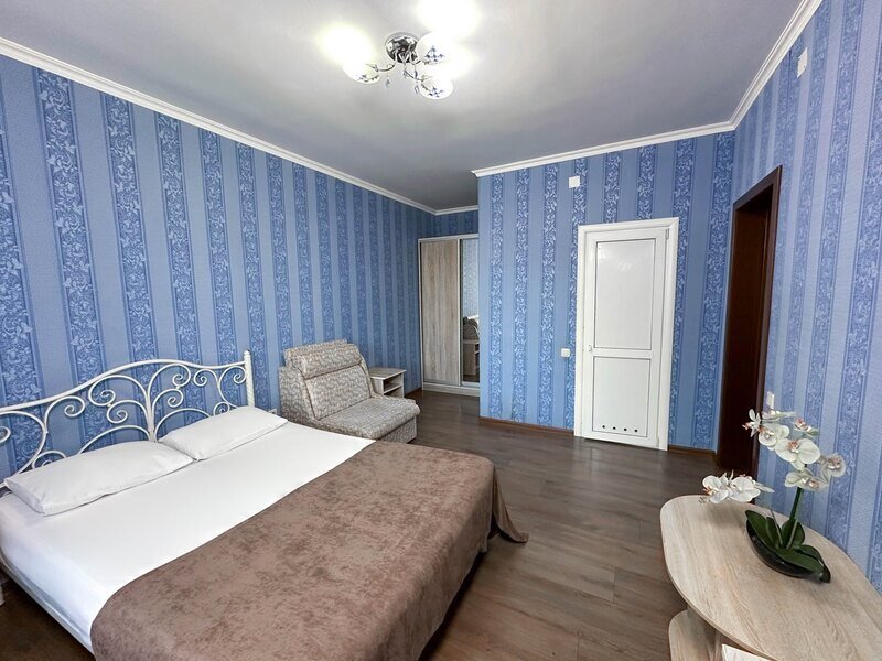 Делюкс 3-местный (с балконом)