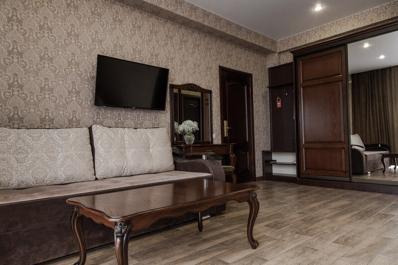 Люкс 3-местный (вид на двор)