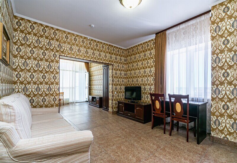 Люкс 3-местный 2-комнатный (с/без межкомнатной двери)