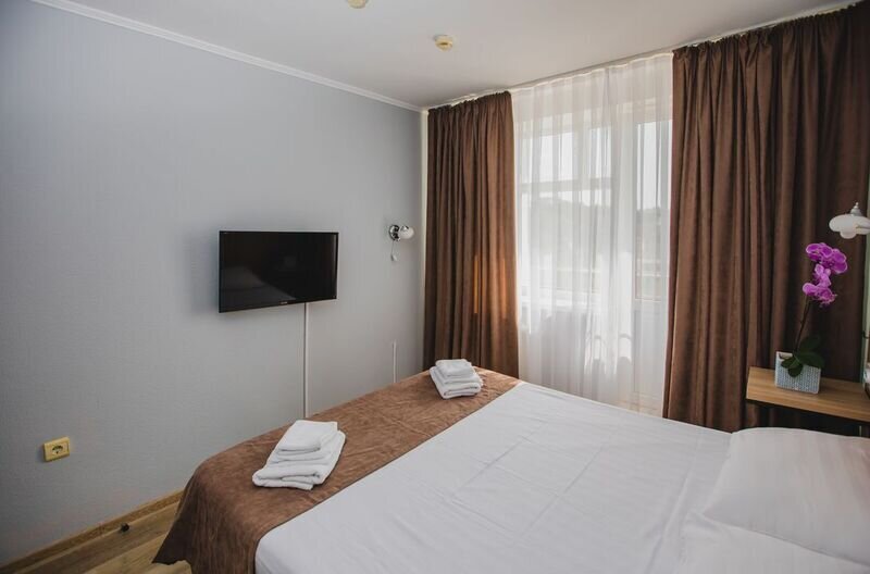 Люкс 2-местный 2-комнатный (вид на горы)