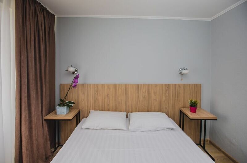 Люкс 2-местный 2-комнатный (вид на горы)