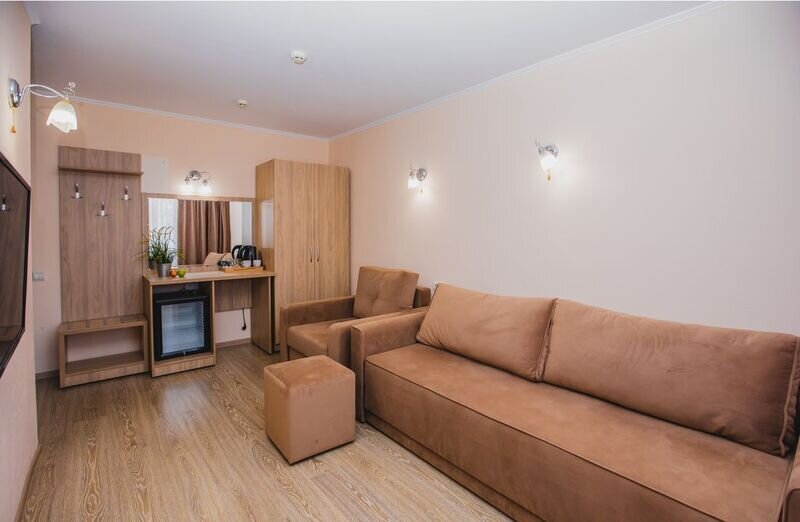 Люкс 2-местный 2-комнатный (вид на горы)