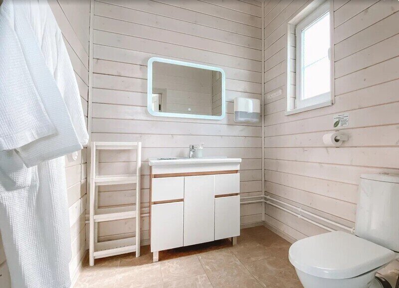 Вилла с видом на море и панорамной спальней