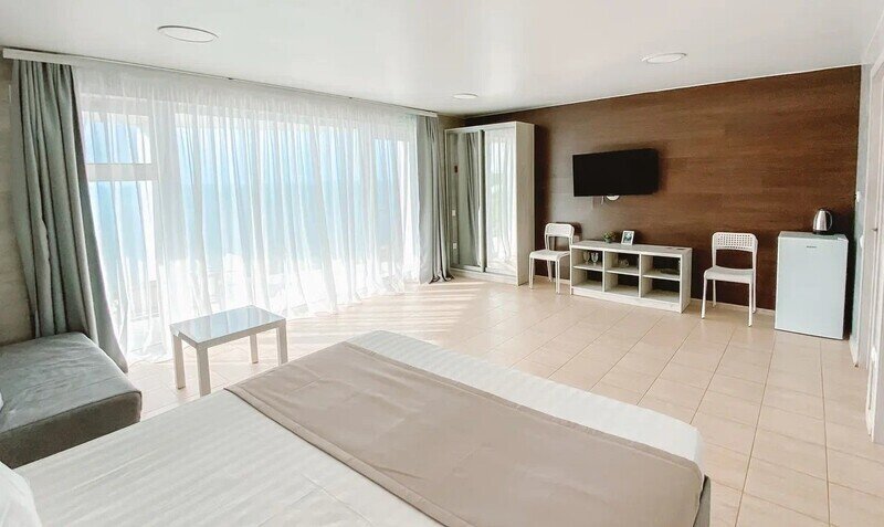 Делюкс 5-местный 2-комнатный (с видом на море)