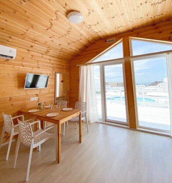 Дом 5-местный 3-комнатный (с видом на бассейн)