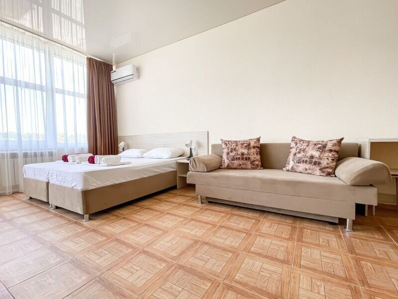 Студио 3-местный