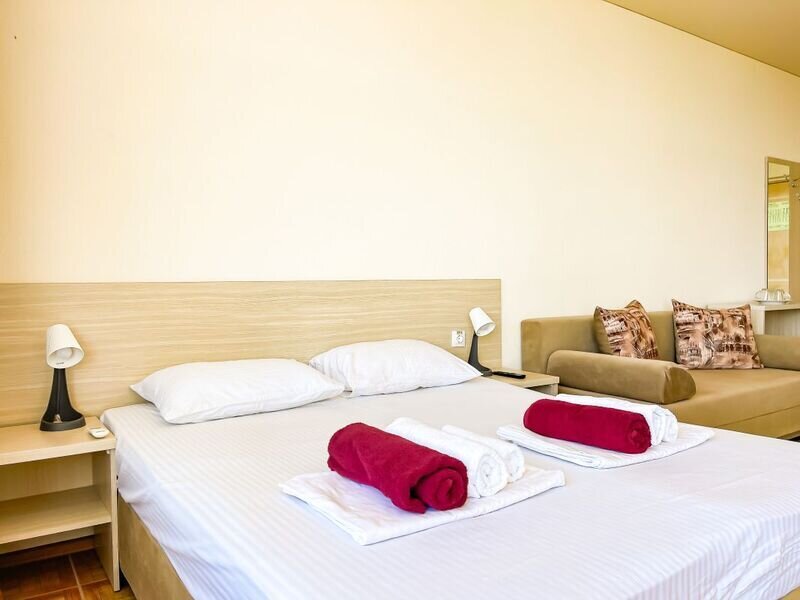 Студио 3-местный