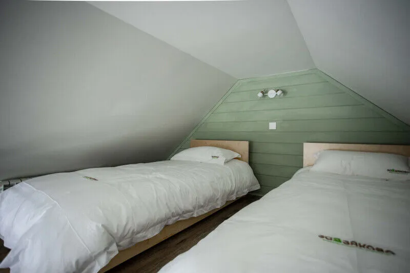 Коттедж 4-местный №8