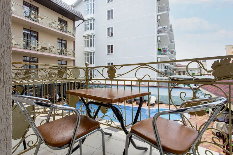 Люкс 4-местный 2-комнатный