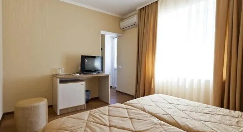 Полулюкс 2-местный 1-комнатный (с балконом, корпус Элит)