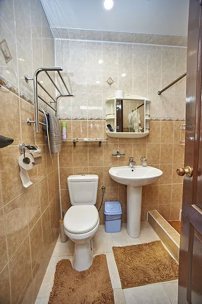 Люкс 6-местный 2-комнатный (№3, с видом на море, 1 этаж)