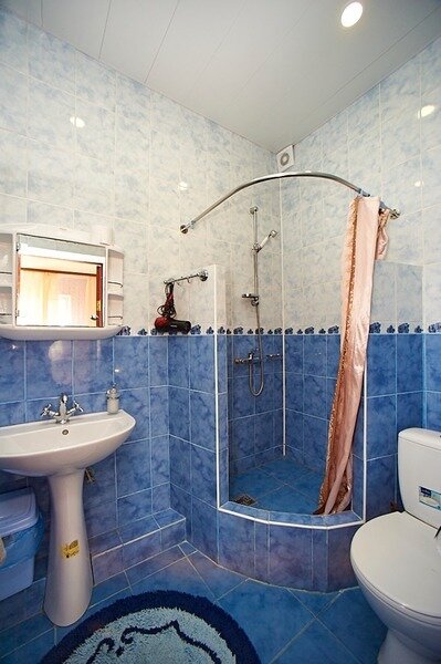 Полулюкс 4-местный (№8, с видом на море, 2 этаж)