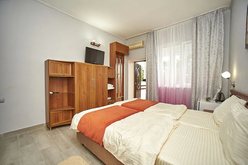 Эконом 2-местный (с видом на море, 1 этаж)