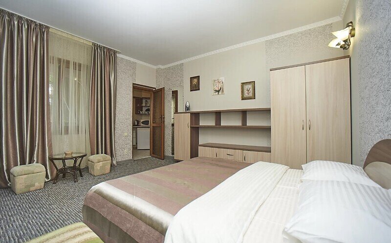 Люкс 4-местный 2-комнатный