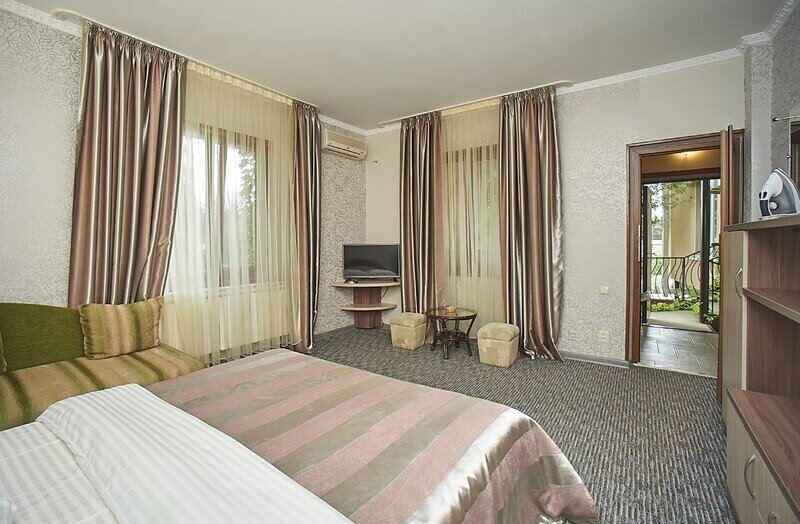 Люкс 4-местный 2-комнатный