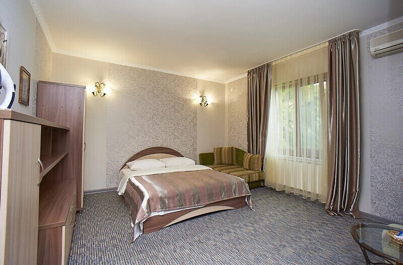 Люкс 4-местный 2-комнатный